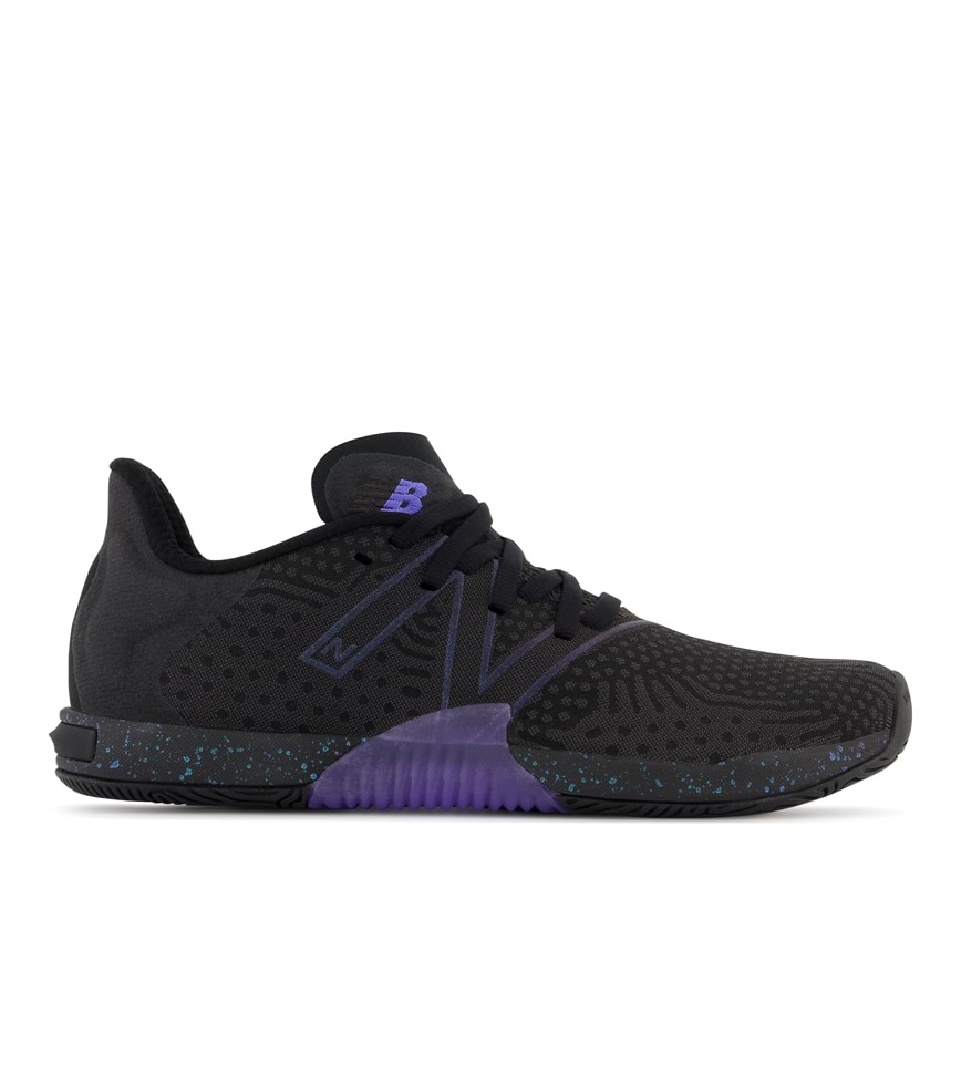 New shops balance women's weightlifting shoes